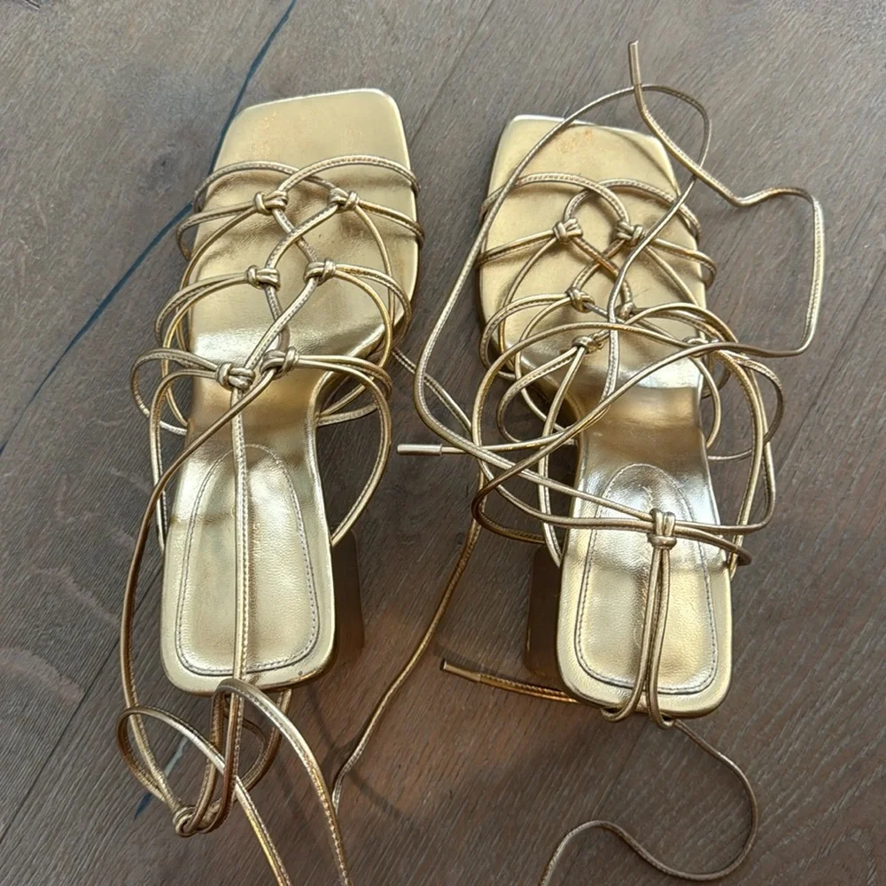 Gianvito Rossi Gold Minas Block Sandal, 7.5 - Picture 12 of 17